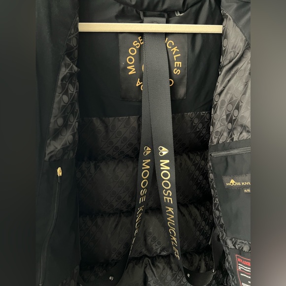 Moose Knuckles - Puffer Jacket to Druffle Bag - Picture 12 of 16
